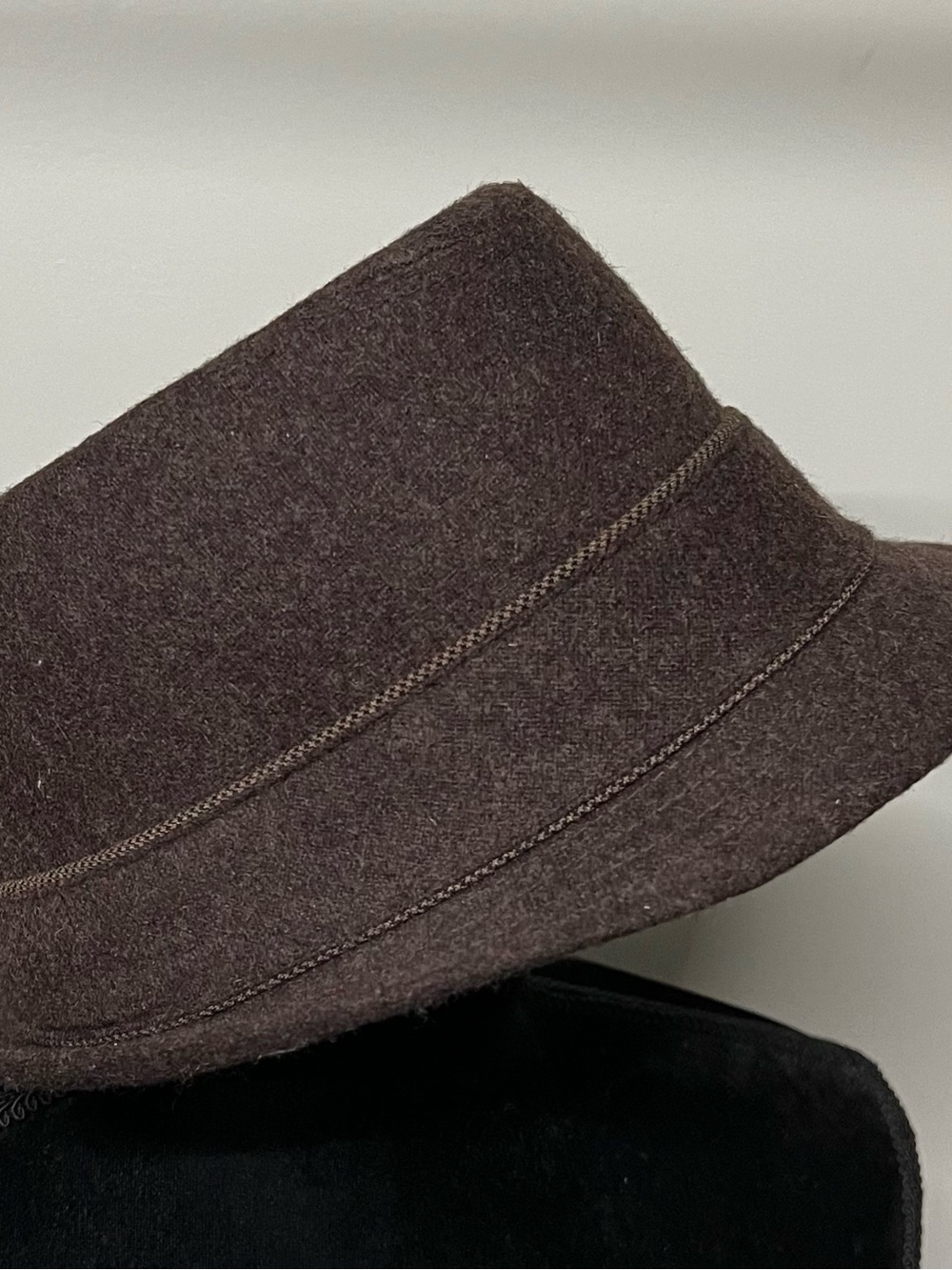 LINEA UOMO Black Felt Bucket Hat with Red Accents